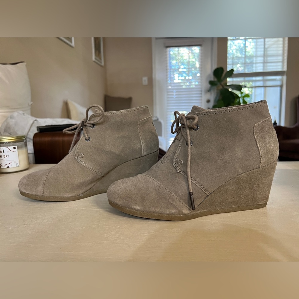 Toms Wedge Bootie Size 8
